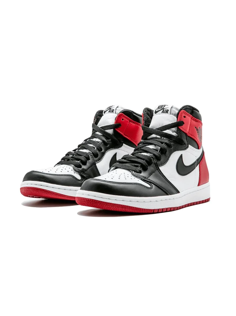 Air Jordan 1 Retro High OG Sneakers