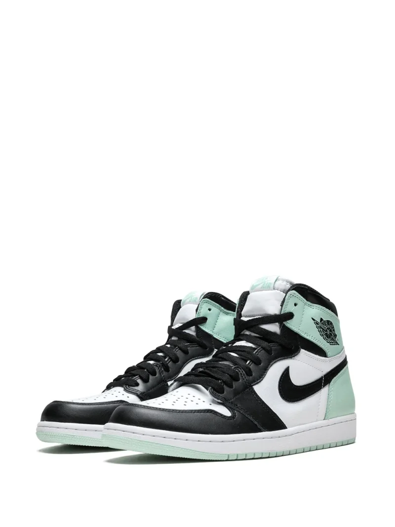 Air Jordan 1 Retro High OG NRG Sneakers