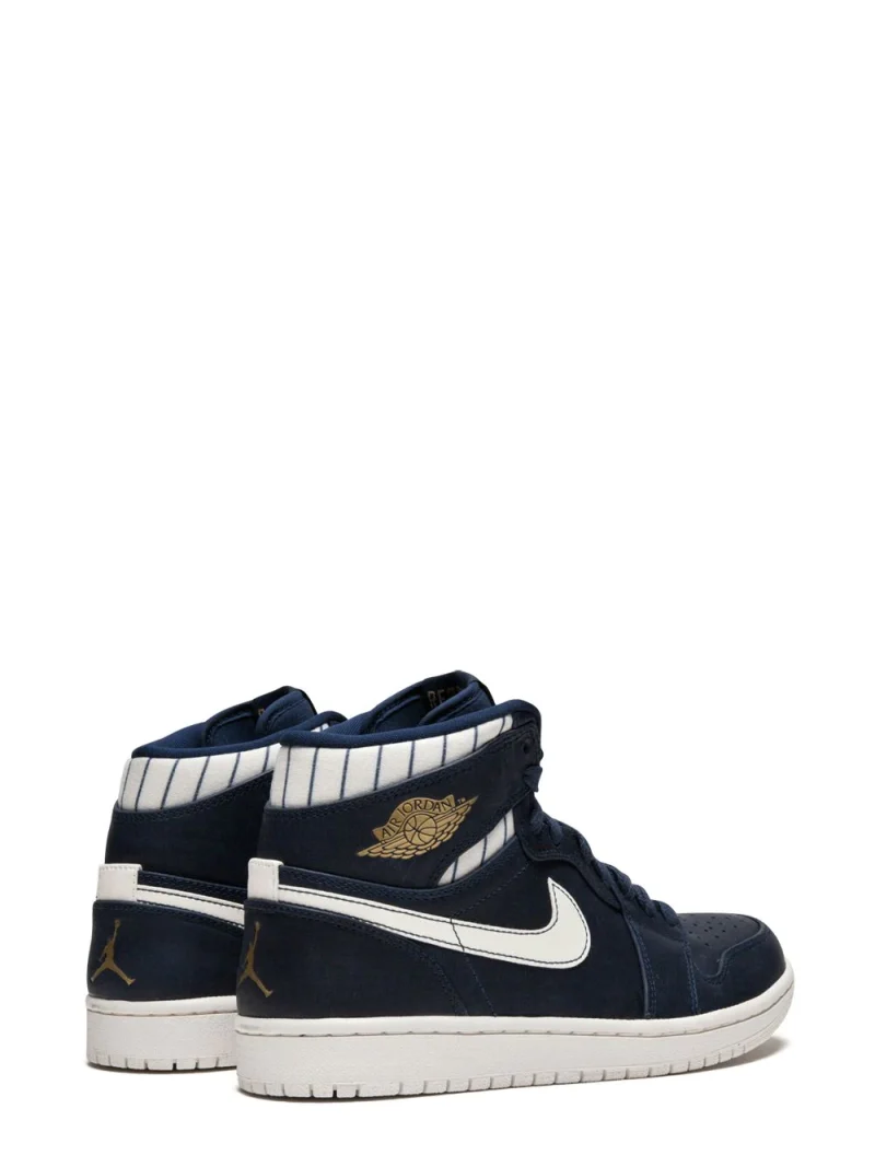 Air Jordan 1 Retro High Jeter Sneakers