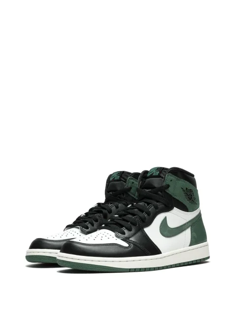 Air Jordan 1 Retro Sneakers