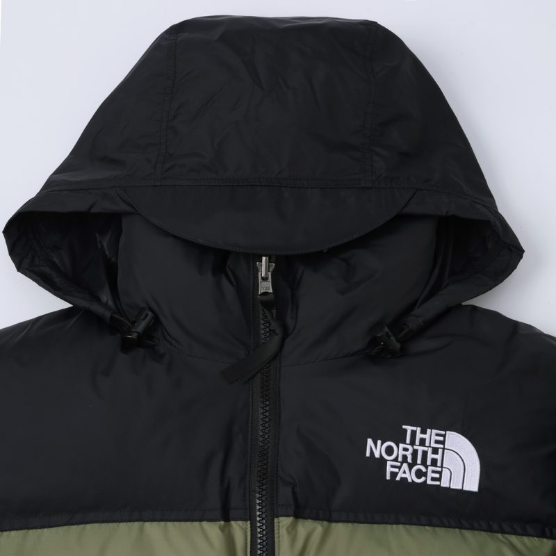 The North Face 
Hooded Down Puffer