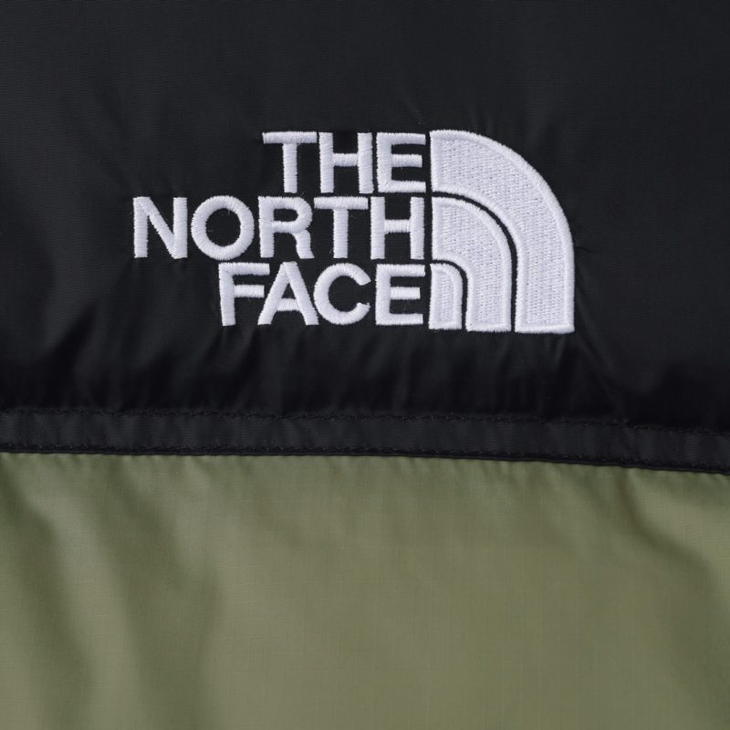 The North Face 
Hooded Down Puffer