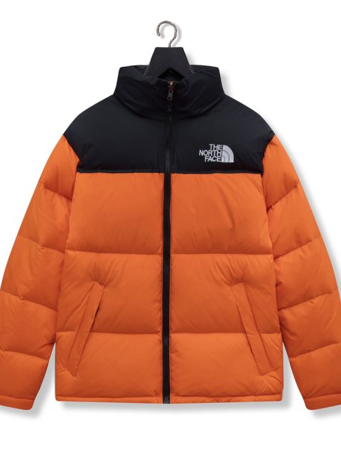 The North Face 
Hooded Down Puffer