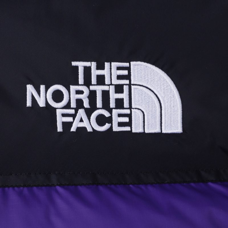 The North Face 
Hooded Down Puffer