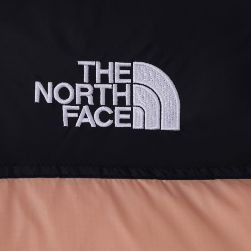 The North Face 
Hooded Down Puffer