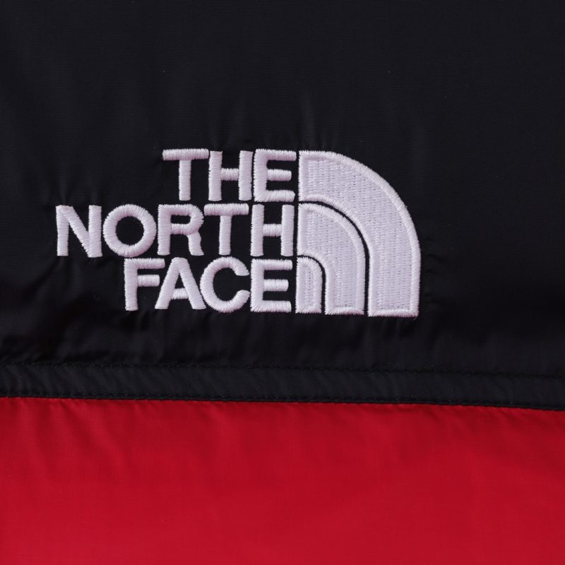 The North Face 
Hooded Down Puffer