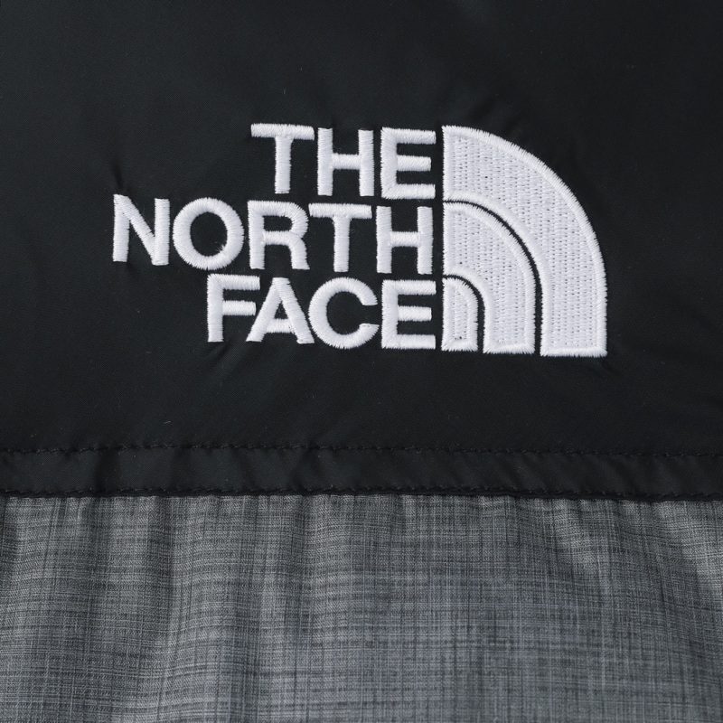 The North Face 
Hooded Down Puffer