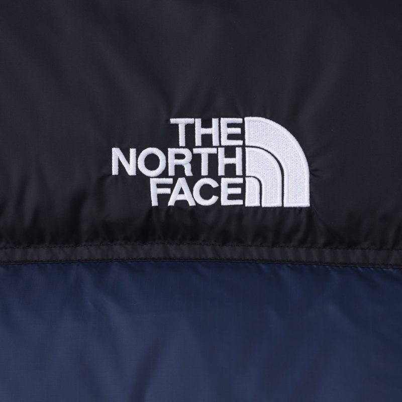 The North Face 
Hooded Down Puffer