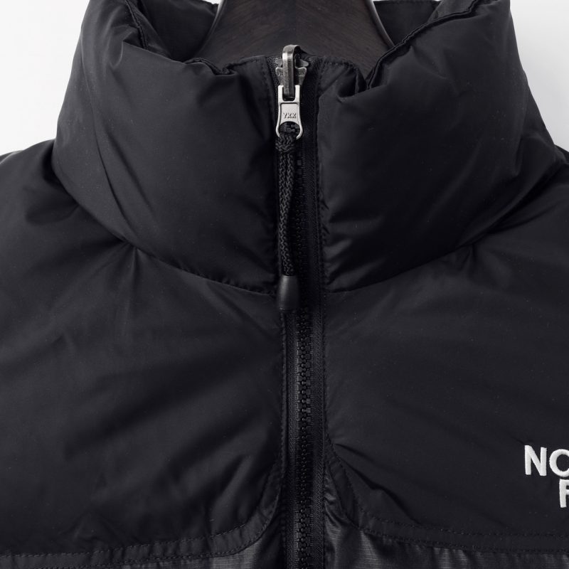 The North Face 
Hooded Down Puffer