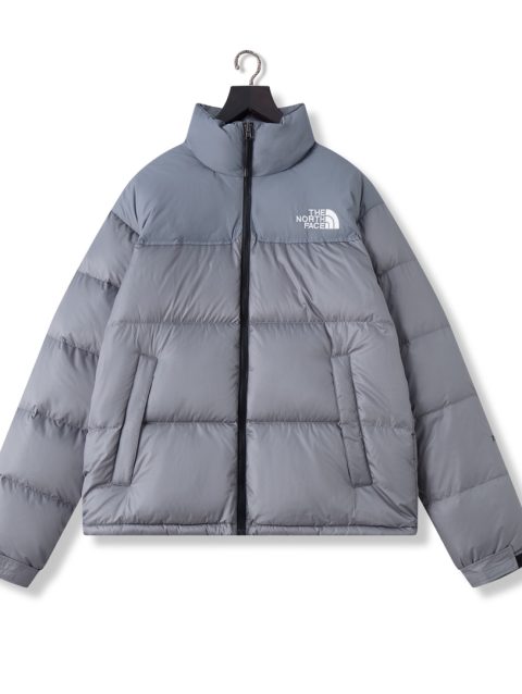 The North Face 
Hooded Down Puffer