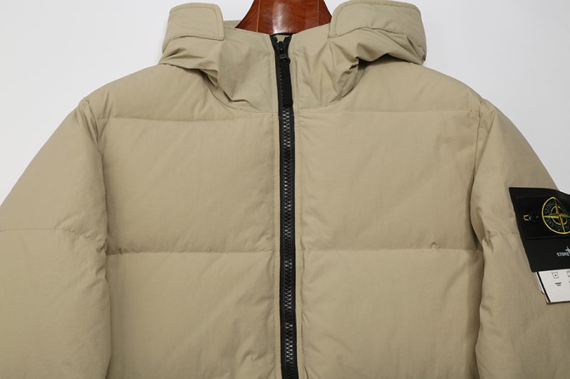 Stone Island 
Hooded Down Puffer