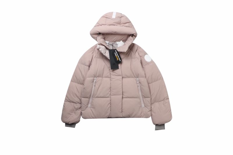 Canada Goose 
Down Puffer