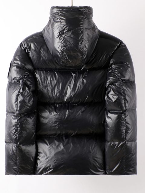 Canada Goose 
Hooded Down Puffer