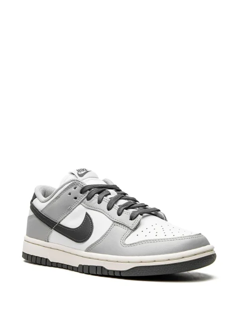 Dunk Low Sneakers