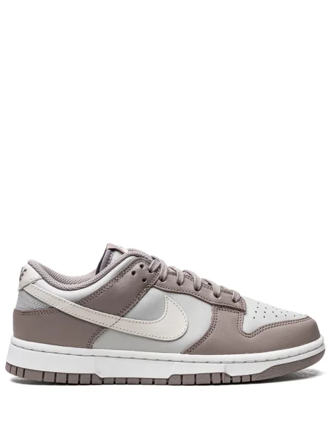 Dunk Low Sneakers