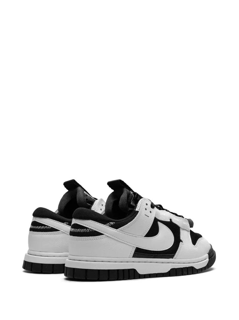 Dunk Low Sneakers