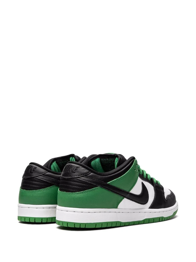 Dunk Low Pro SB Sneakers