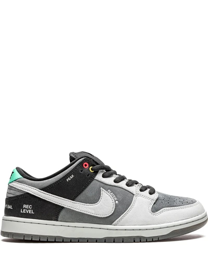 SB Dunk Low Pro ISO VX1000 Sneakers