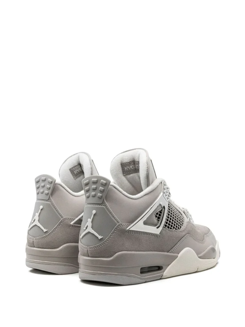 Air Jordan 4