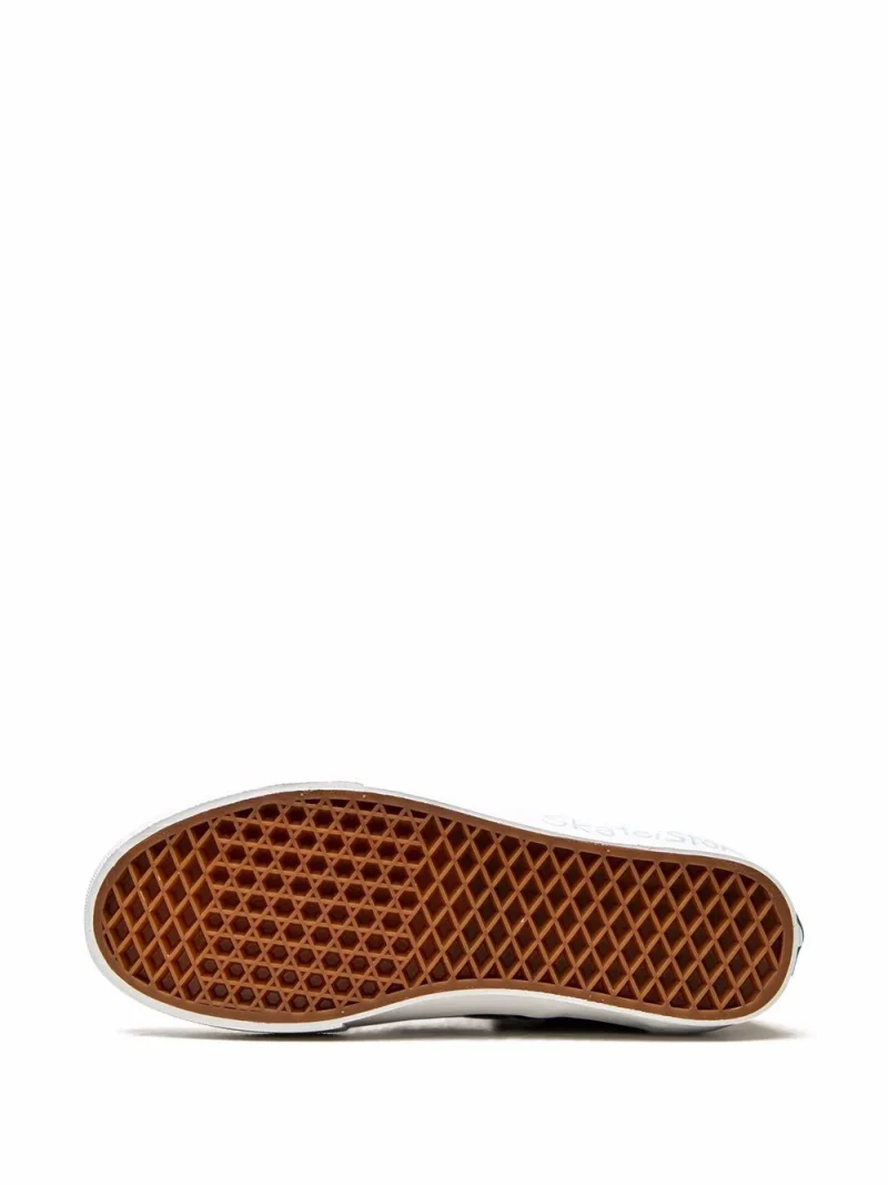 x Skateistan Classic Slip-On-Sneakers