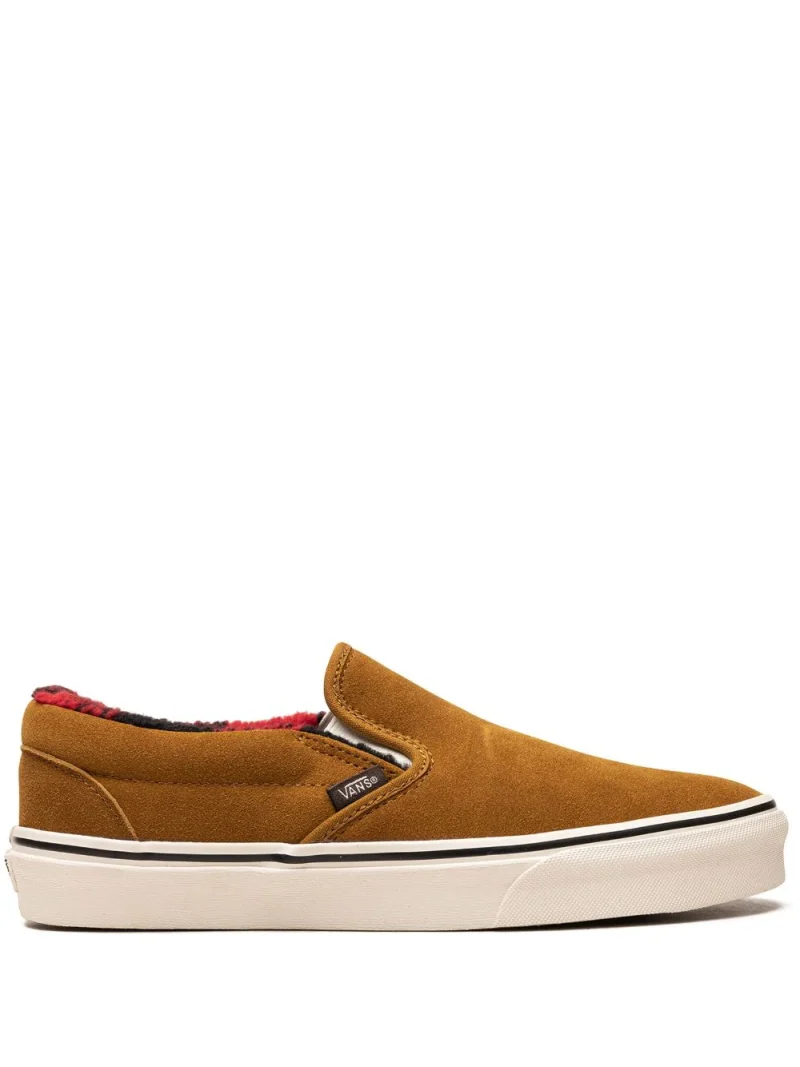 Classic Slip-On Cozy Hug sneakers