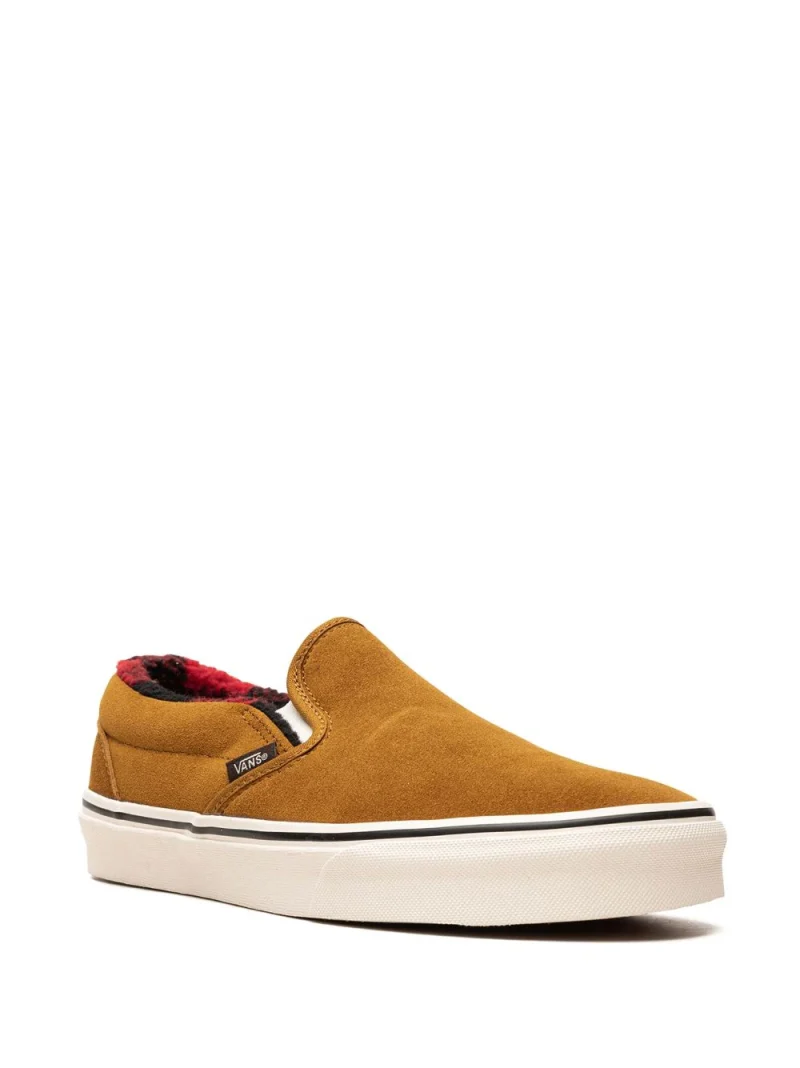 Classic Slip-On Cozy Hug sneakers