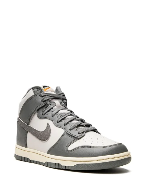 Dunk High Sneakers