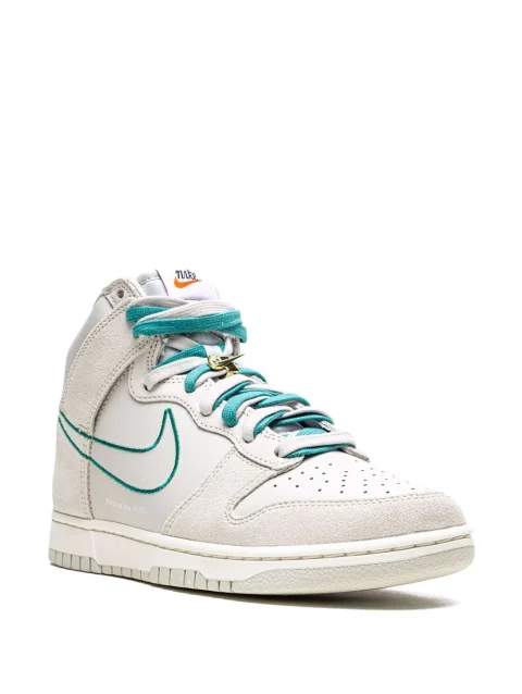 Dunk High SE "First Use - Green Noise" Sneakers